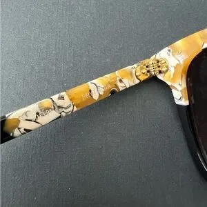 KREWE Prytania | Butterscotch to Black sunglasses KREWE | Accessories | Krewe Prytania Butterscotch To Black  main image 2